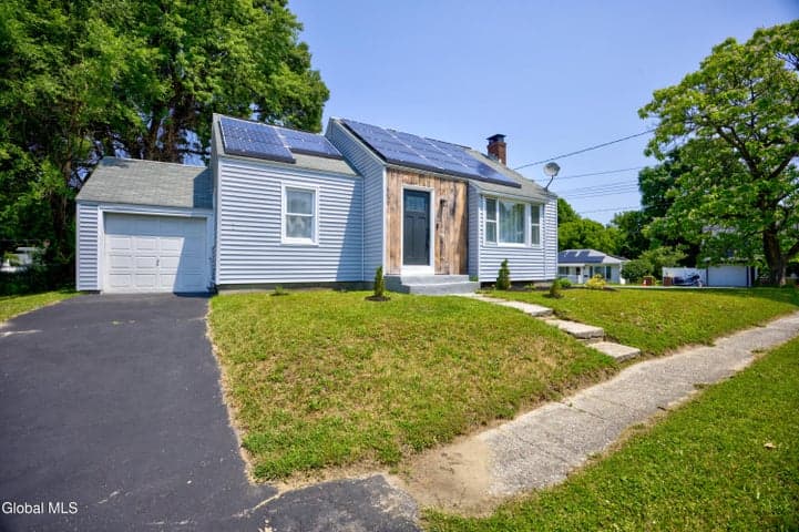 335 Hampton Avenue, East Greenbush, NY