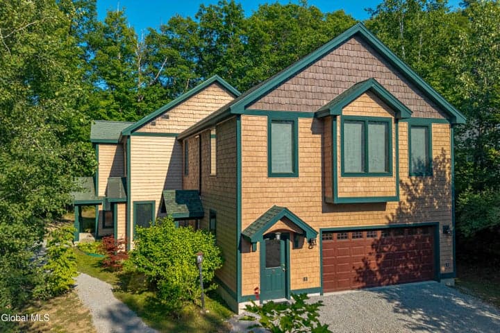 96 Bobkat Lane, Hague, NY