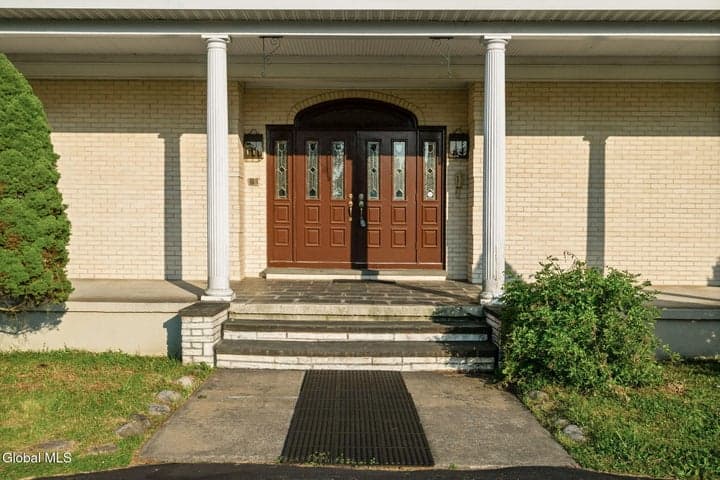 9 University Place, Amsterdam, NY, photo 5
