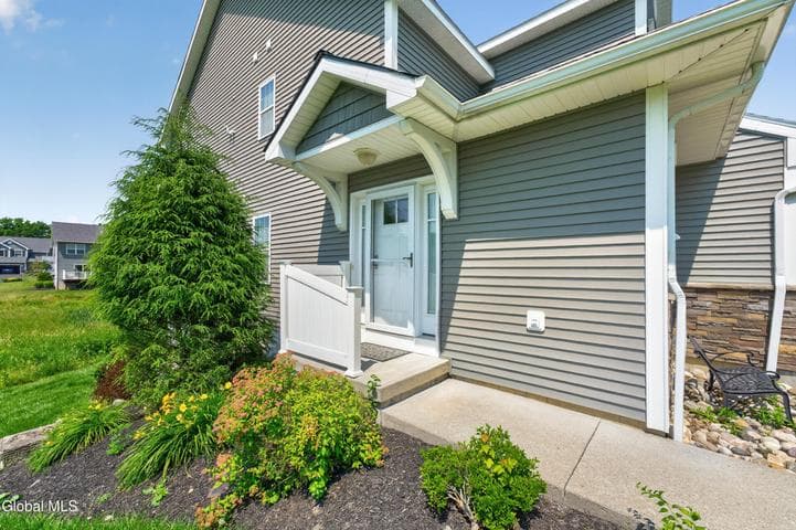 3901 Brunswick Meadows Way, Troy, NY, photo 3