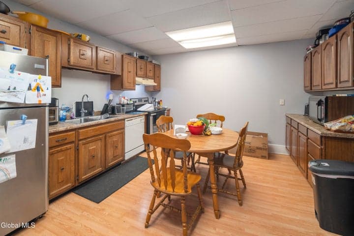 138 S 2nd Avenue, Mechanicville, NY, photo 4