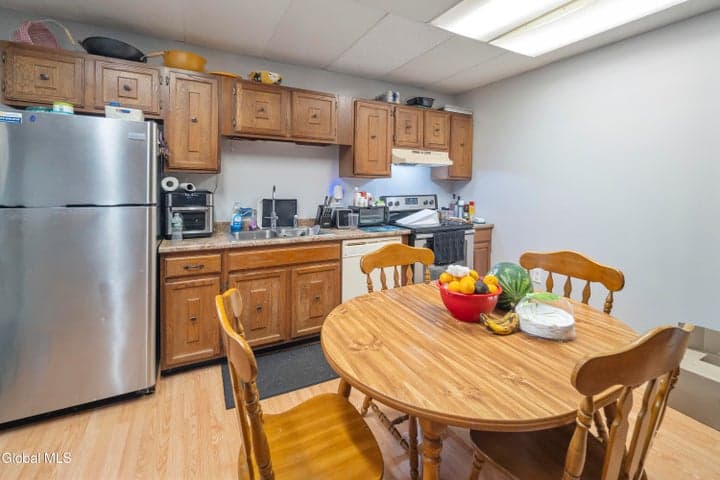 138 S 2nd Avenue, Mechanicville, NY, photo 5