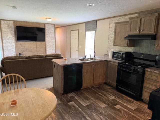 111 Casey Road, Saratoga, NY, photo 2