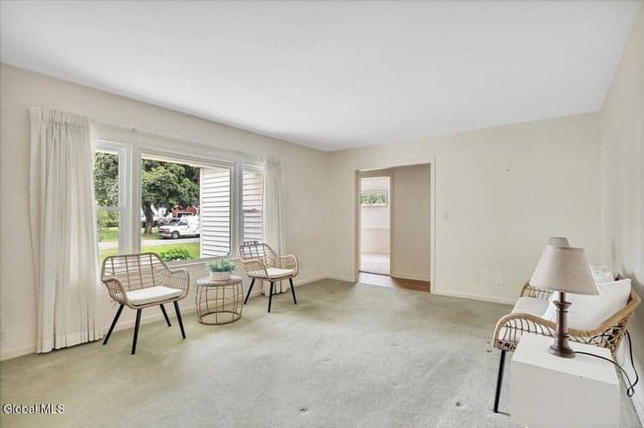 2027 Fairlawn Parkway, Niskayuna, NY, photo 3