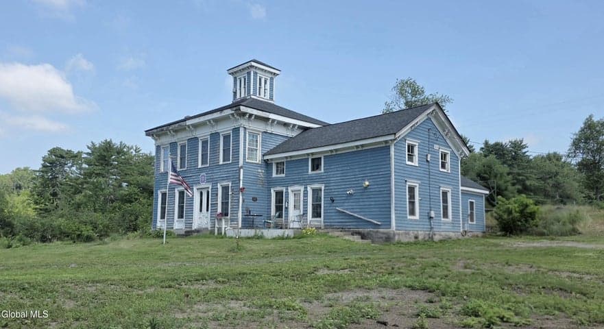 265 Longwoods Road, Pittstown, NY