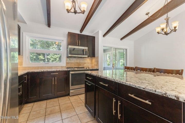 14 Gail Avenue, Colonie, NY, photo 5