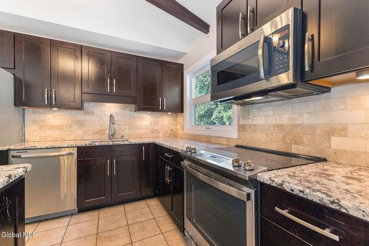 14 Gail Avenue, Colonie, NY, photo 4