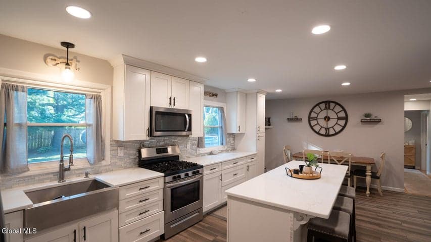 26 Glenwood Street, Guilderland, NY, photo 2
