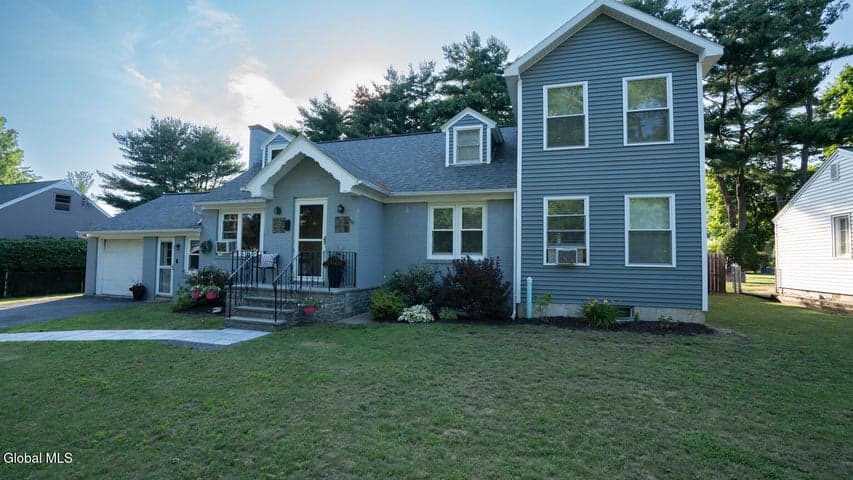 26 Glenwood Street, Guilderland, NY