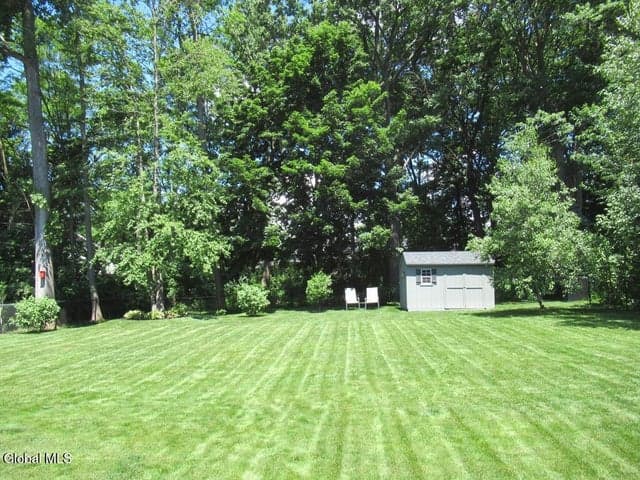 11 Elaine Court, Latham, NY, photo 3