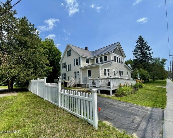 28 Hudson Street, Warrensburg, NY, photo 3