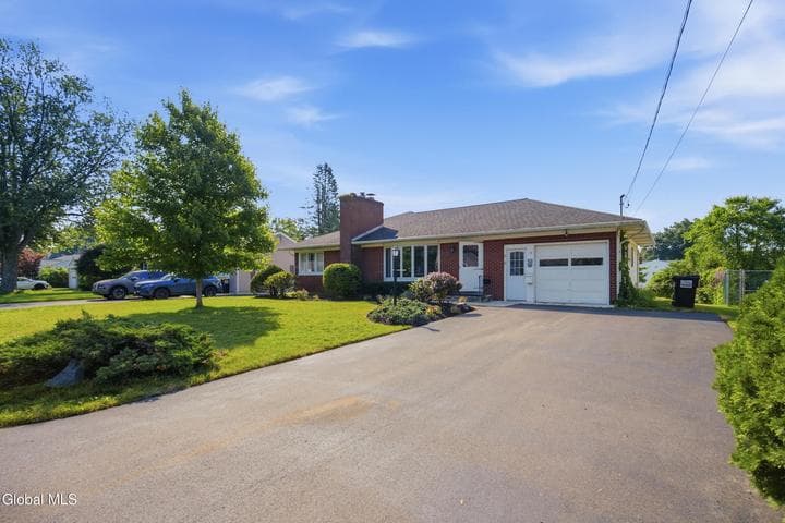 13 Marie Parkway, Loudonville, NY, photo 2
