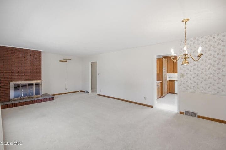 13 Marie Parkway, Loudonville, NY, photo 4