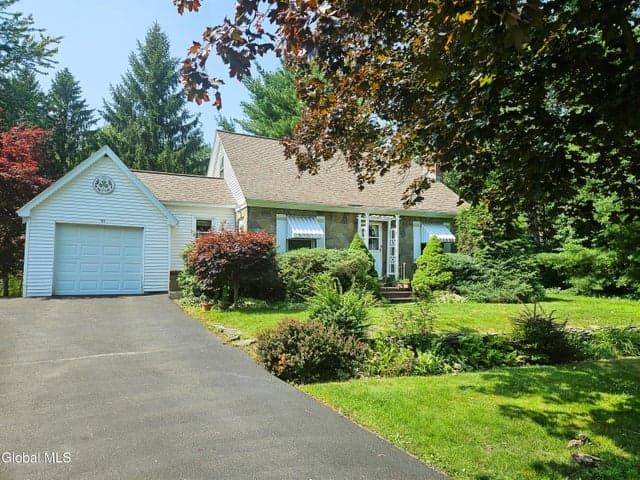 107 Skyway Drive, Glenville, NY