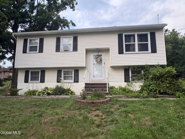 24 Electric Avenue, East Greenbush, NY, photo 1