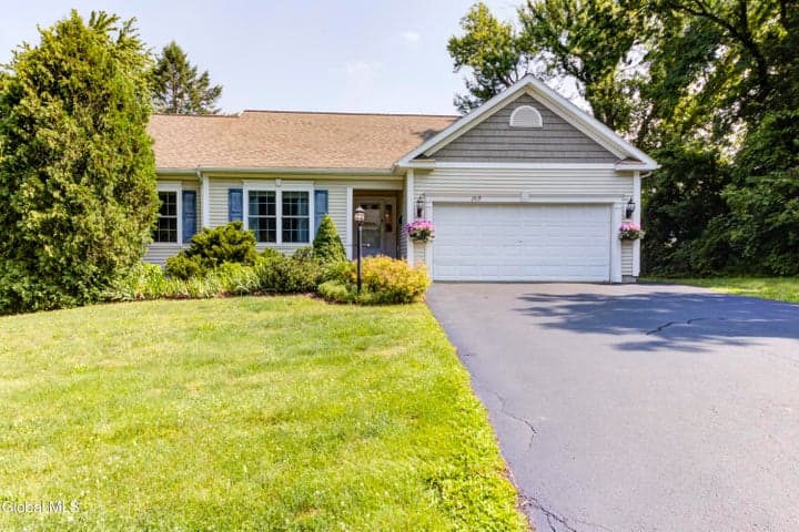 2419 Jaffrey Street, Niskayuna, NY