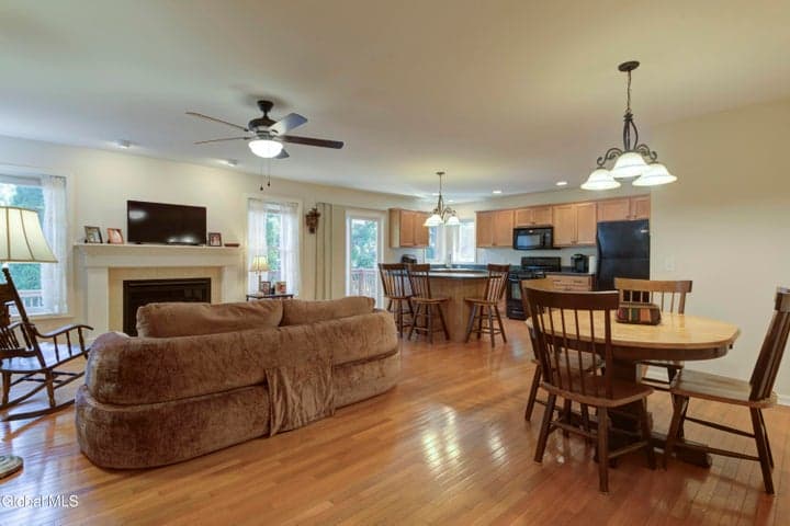2419 Jaffrey Street, Niskayuna, NY, photo 4