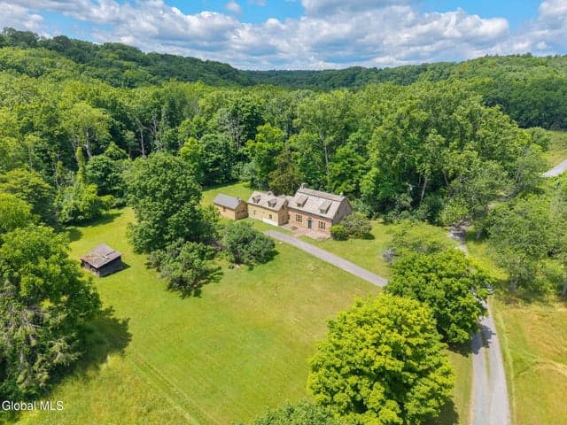 100 Truax Lane, Guilderland, NY, photo 2