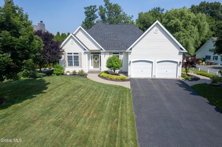 4 Sawyer Place, Cohoes, NY