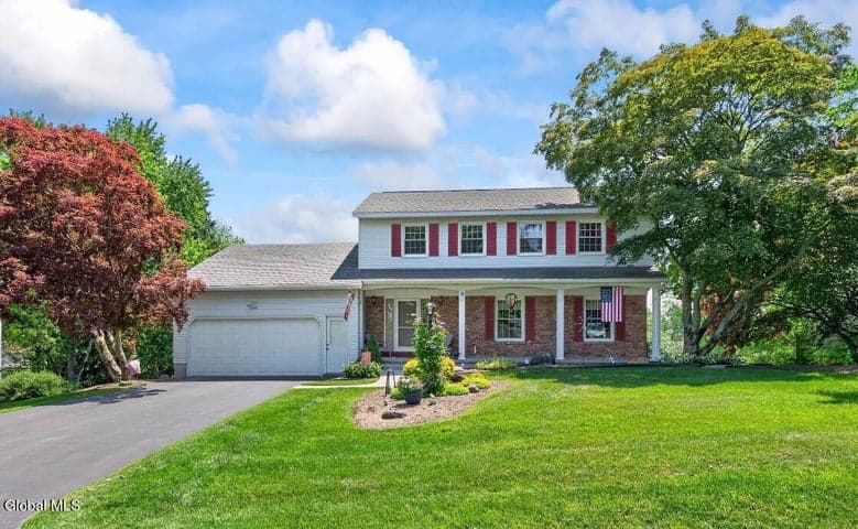 9 Mountainwood Drive, Glenville, NY