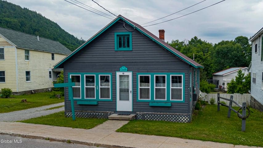 12 Theriot Avenue, Chester, NY