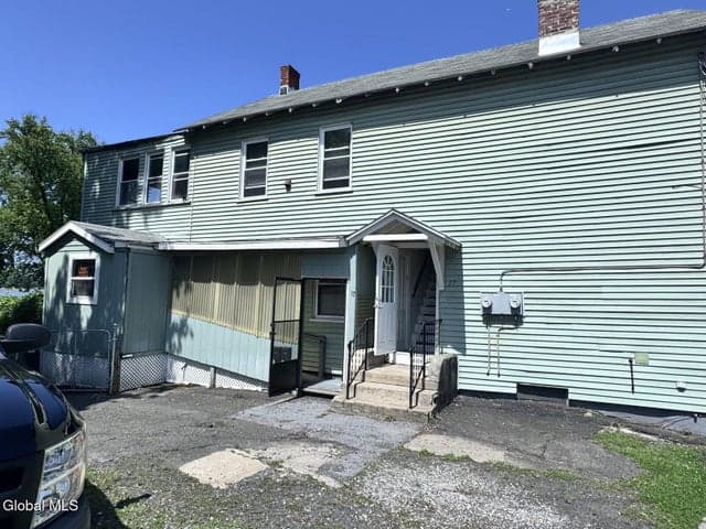 17 Mohawk Avenue, Waterford, NY