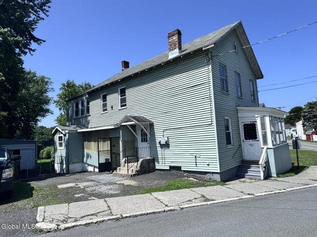 17 Mohawk Avenue, Waterford, NY, photo 2