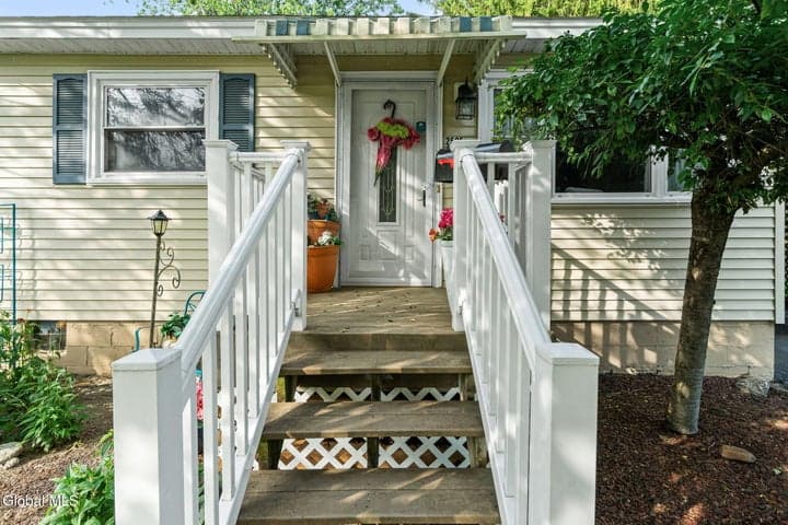 2525 Consaul Road, Schenectady, NY