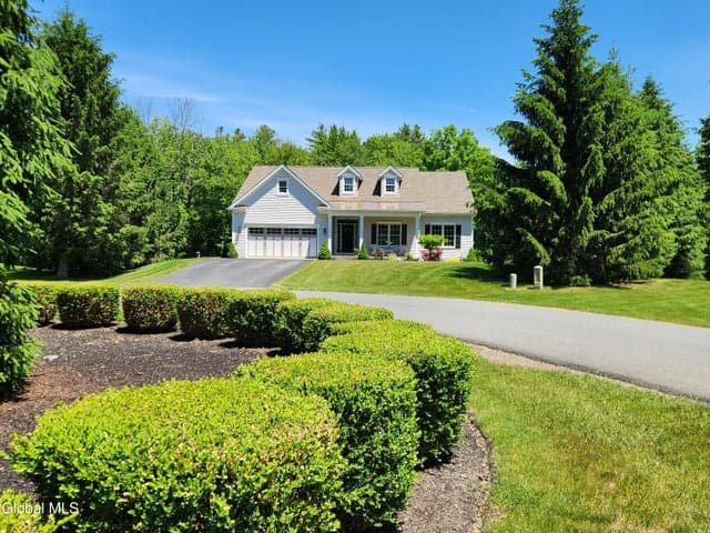 14 Westfall Court, Averill Park, NY