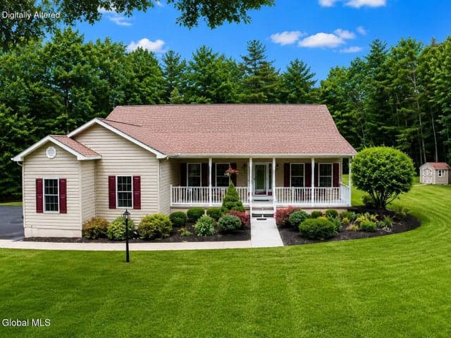 63 Chadwycke Court, Schodack, NY, photo 1