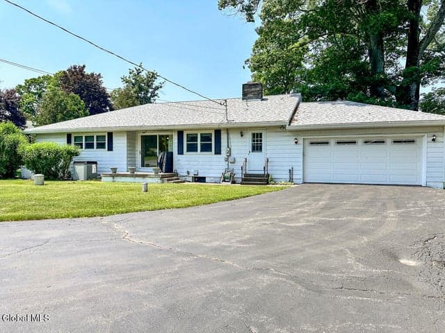 29 Trout Pavilion Road, Queensbury, NY, photo 2