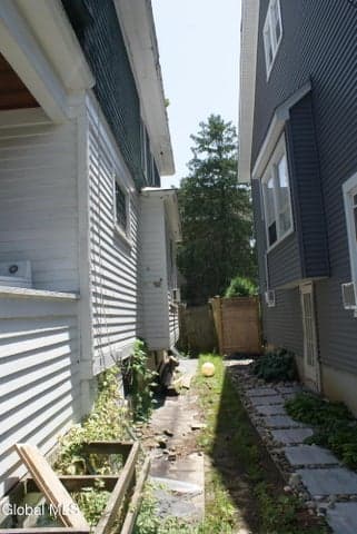 275 W Lawrence Street, Albany, NY, photo 5