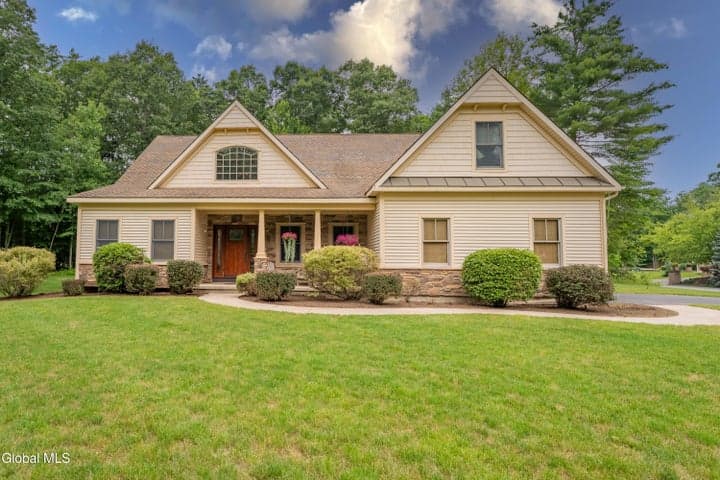 28 River Crest Road, Moreau, NY