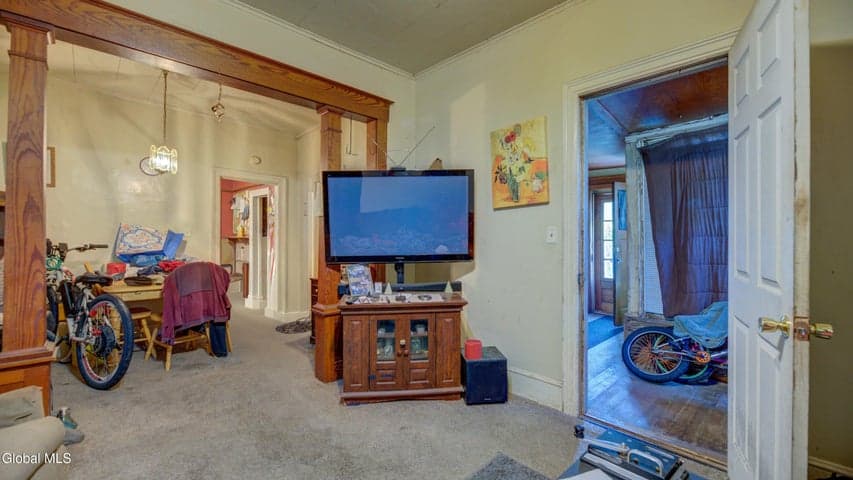 8 McKinley Place, Gloversville, NY, photo 5