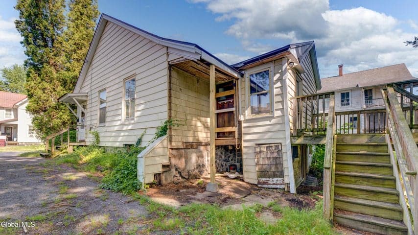 8 McKinley Place, Gloversville, NY, photo 3