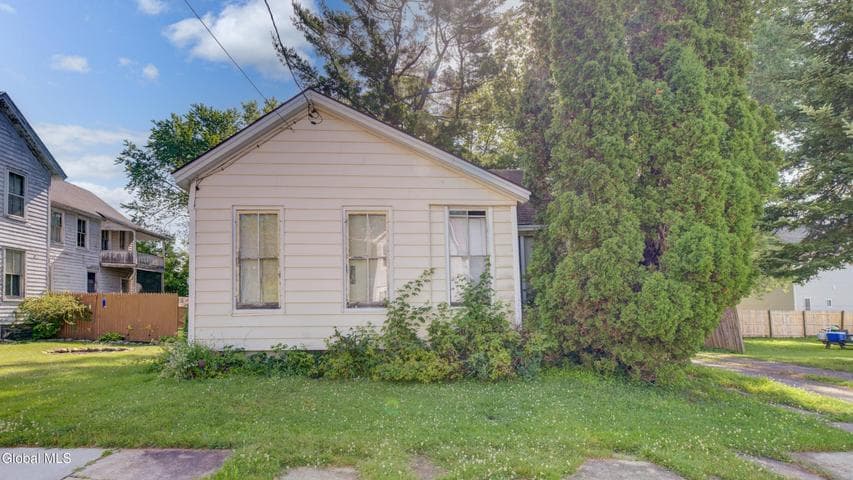 8 McKinley Place, Gloversville, NY, photo 1