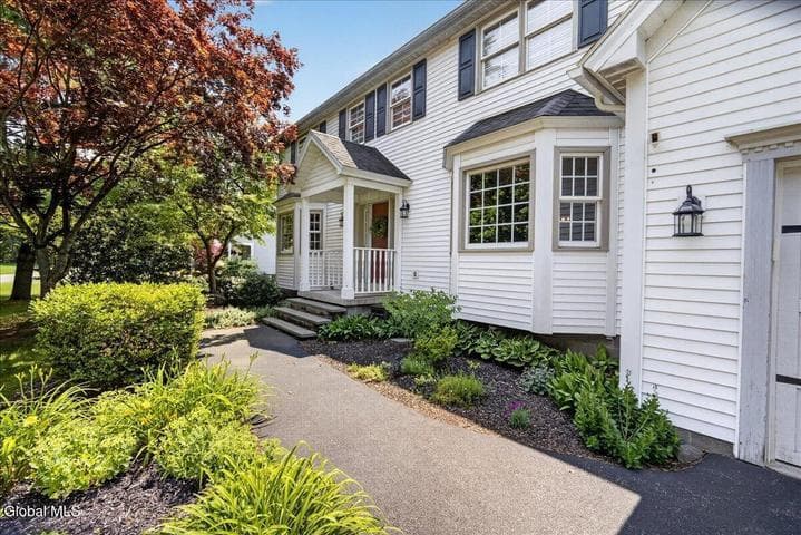 3 Cindy Lane, Halfmoon, NY, photo 1