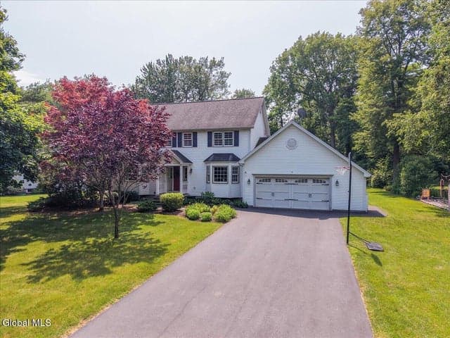 3 Cindy Lane, Halfmoon, NY, photo 2