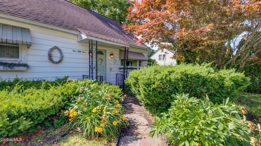 151 S Kingsboro Avenue, Gloversville, NY, photo 2