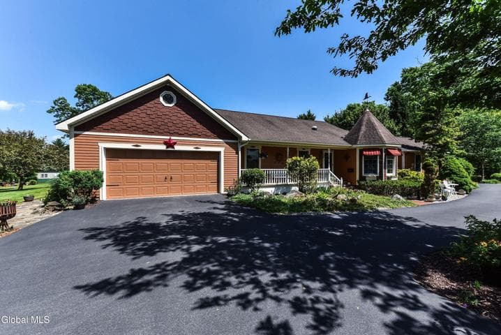 625 McKay Road, Amsterdam, NY, photo 3