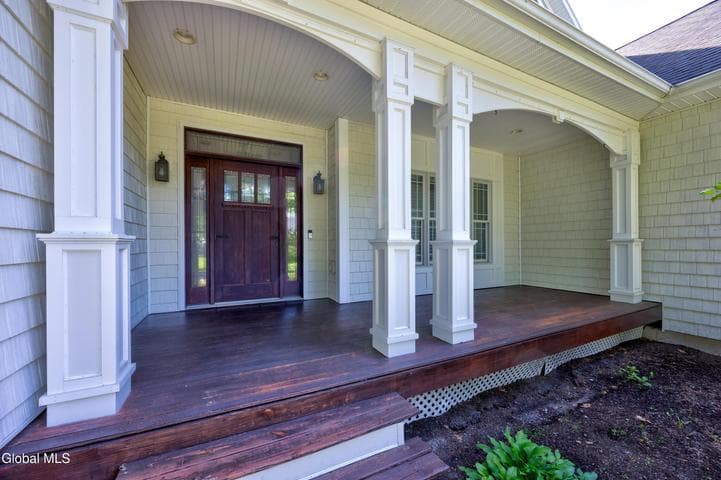 9 Sweetbriar Drive, Wilton, NY, photo 3