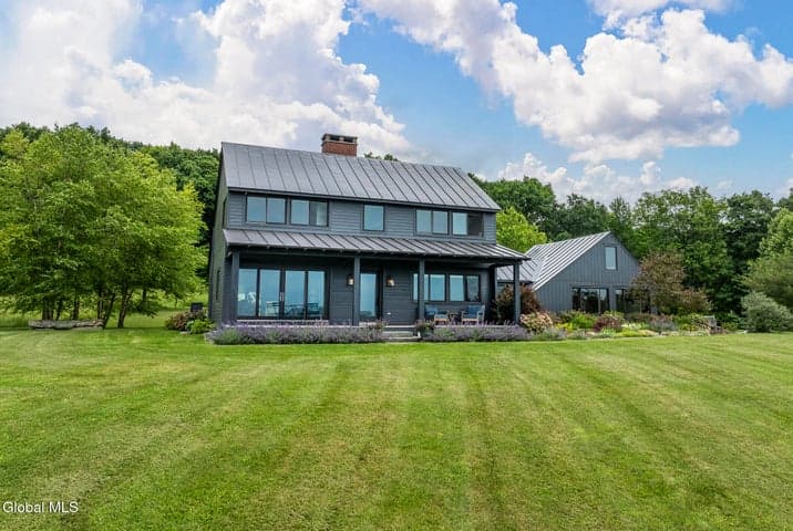 53 May Lane, Austerlitz, NY