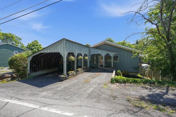 1074 Main Street, Saugerties, NY, photo 2