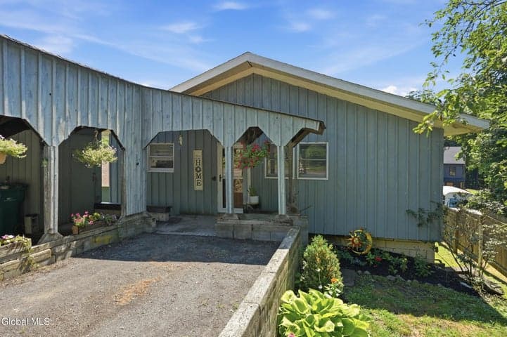 1074 Main Street, Saugerties, NY, photo 3
