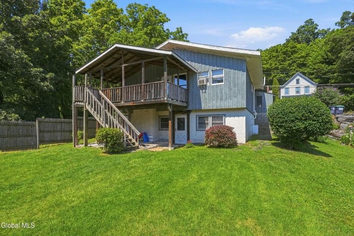 1074 Main Street, Saugerties, NY, photo 4