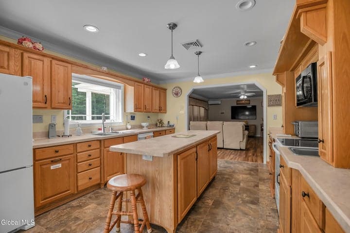 28 Lincoln Mountain Road, Greenfield, NY, photo 5