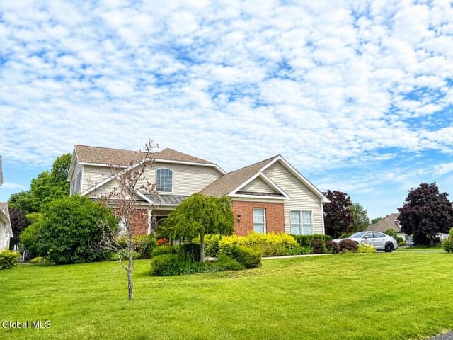 37 Cheshire Way, Loudonville, NY