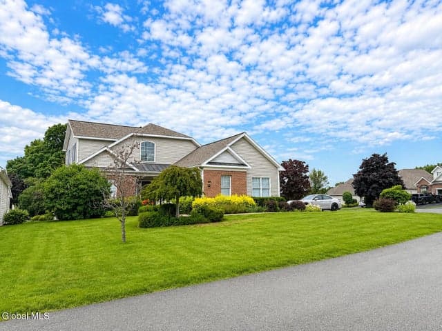 37 Cheshire Way, Loudonville, NY, photo 3