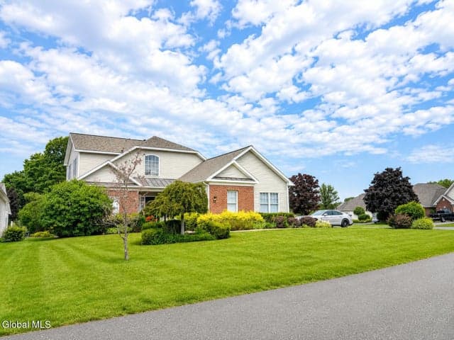 37 Cheshire Way, Loudonville, NY, photo 4