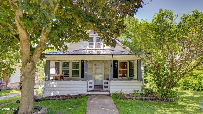 45 Lafayette Street, Palatine Bridge, NY, photo 3